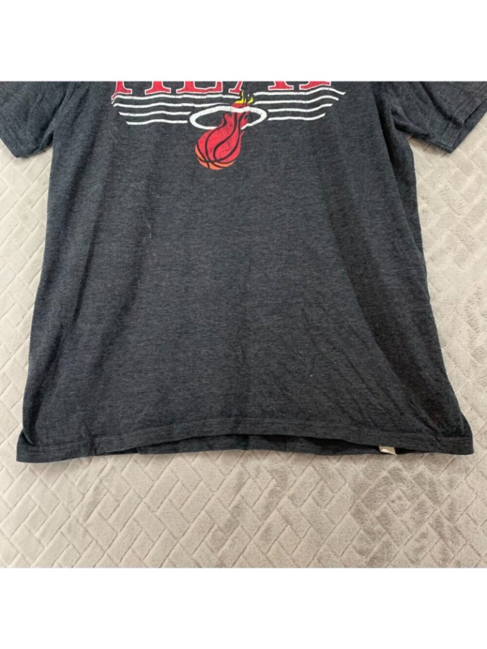 NBA T-Shirt Mens M Dark Gray Miami Heat Basketball Short Sleeve Sports Casual - Picture 4 of 10